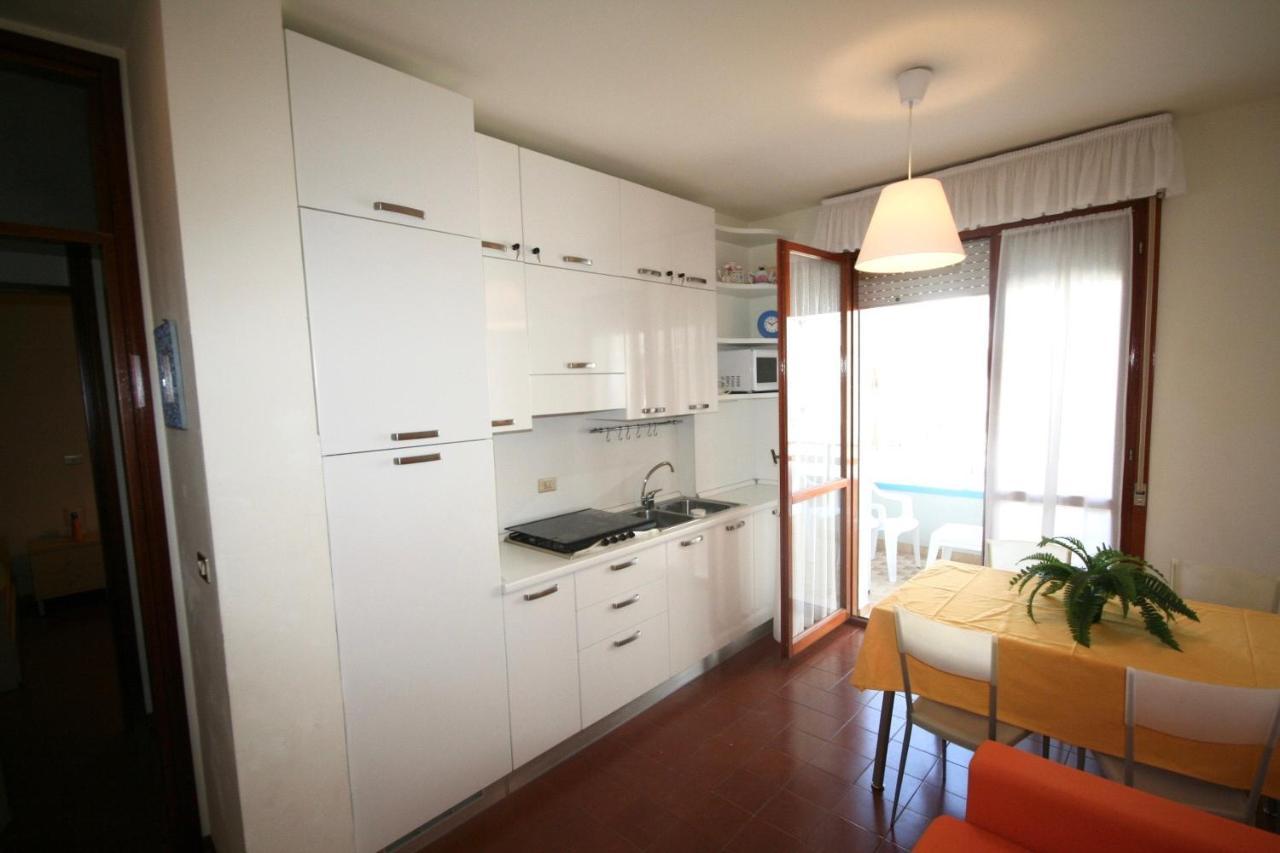Ba- Althea - Piscina- Apartment Lignano Sabbiadoro Exterior photo